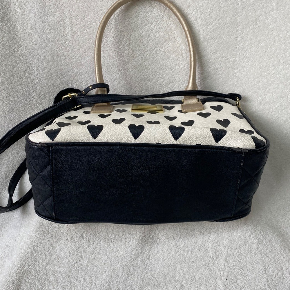 Betsey Johnson Ikat Heart‎ Large Satchel - Picture 6 of 9